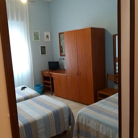 Hostal D'Annunzio House チェザーノ・ボスコーネ エクステリア 写真