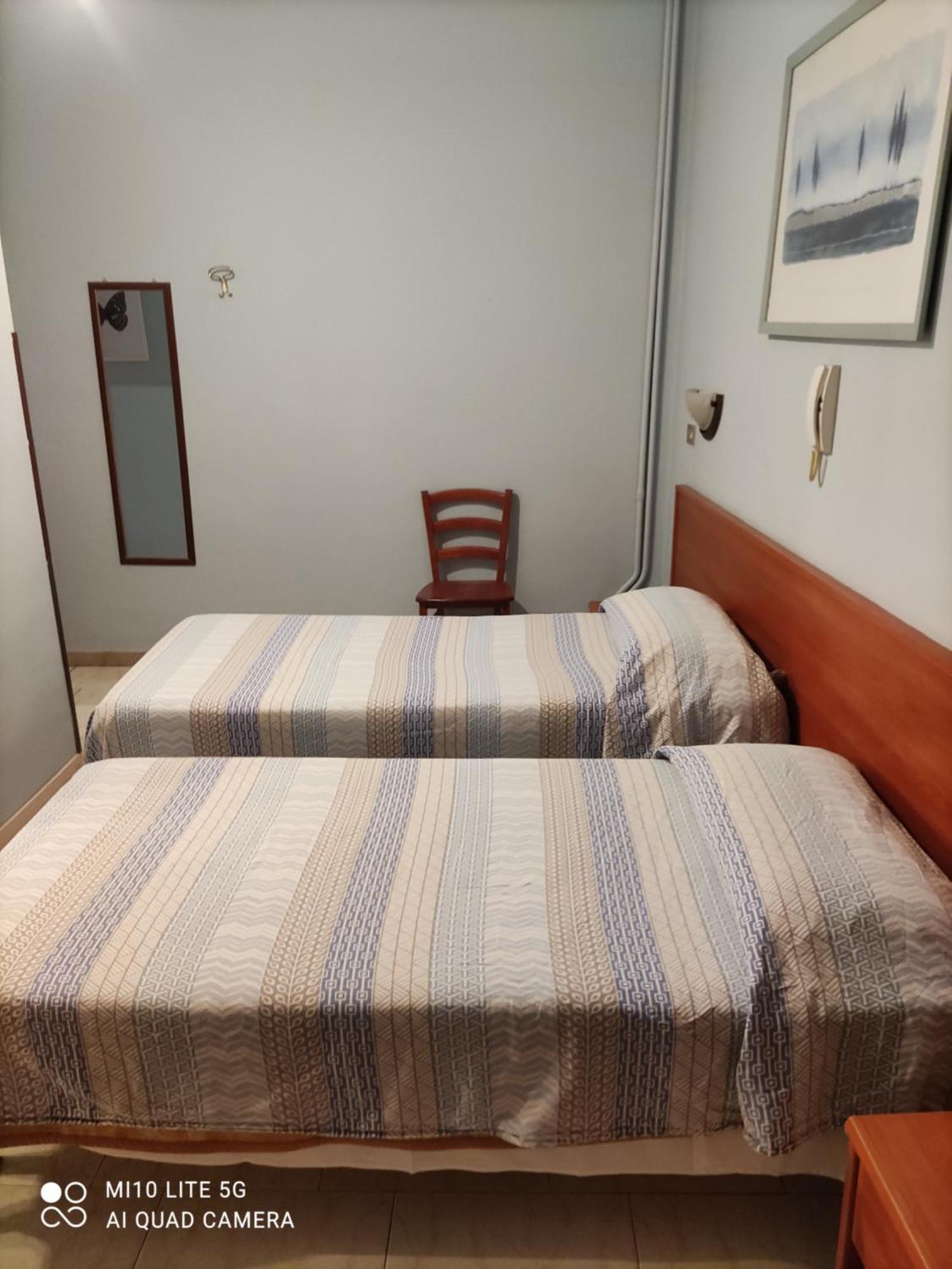 Hostal D'Annunzio House チェザーノ・ボスコーネ エクステリア 写真