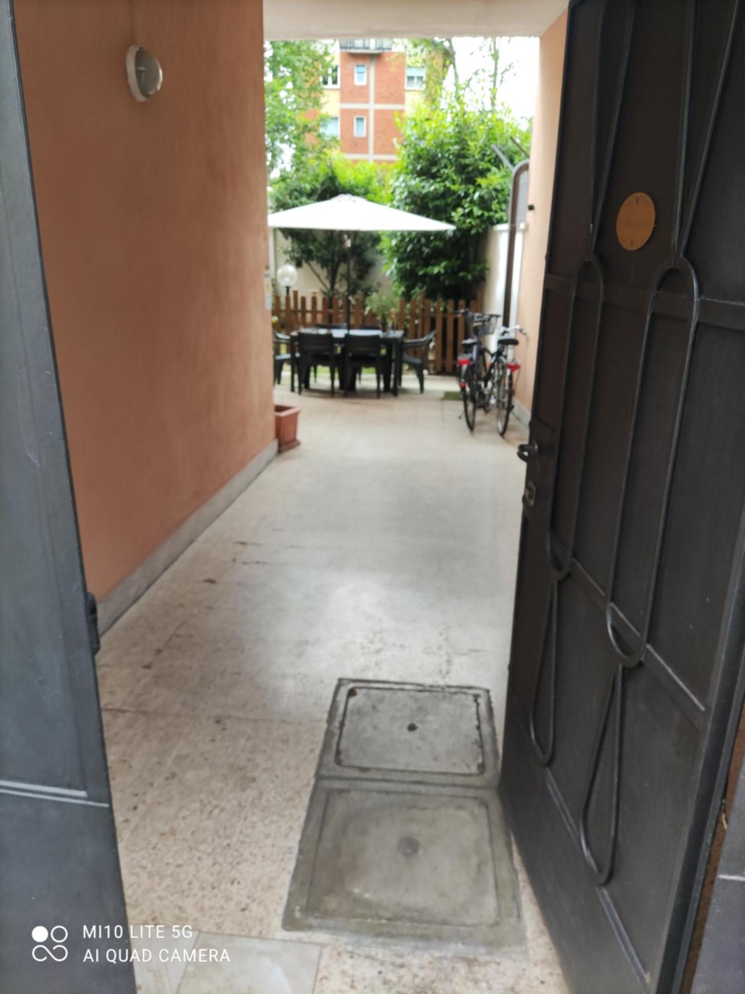 Hostal D'Annunzio House チェザーノ・ボスコーネ エクステリア 写真