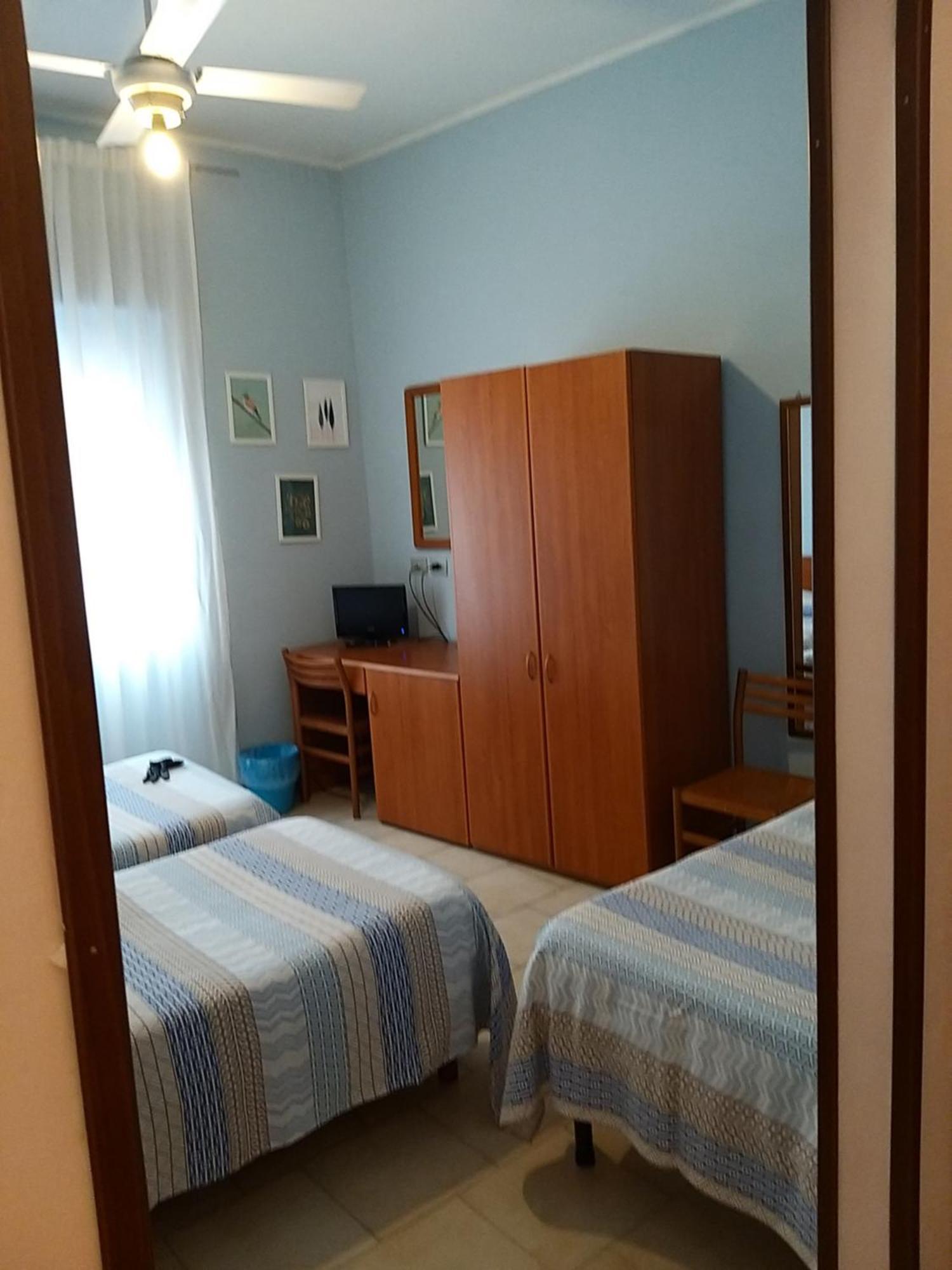 Hostal D'Annunzio House チェザーノ・ボスコーネ エクステリア 写真